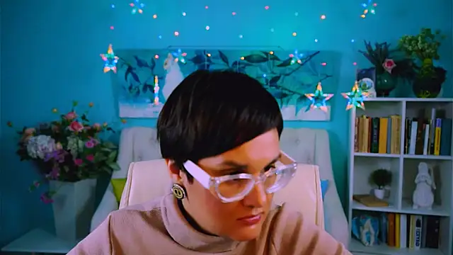 LauraDavidsons online show from September 2025 06:24:02 PM