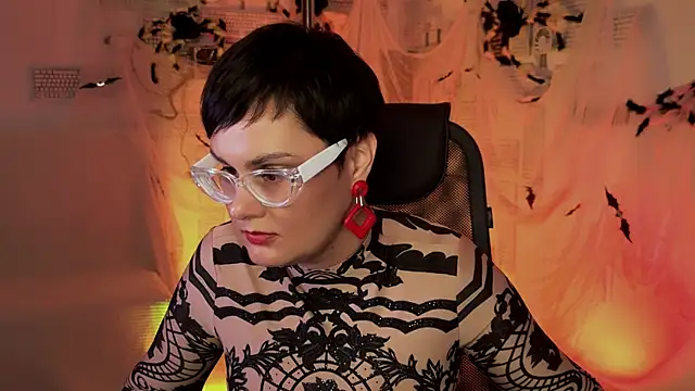 LauraDavidsons online show from October 2025 06:30:02 PM