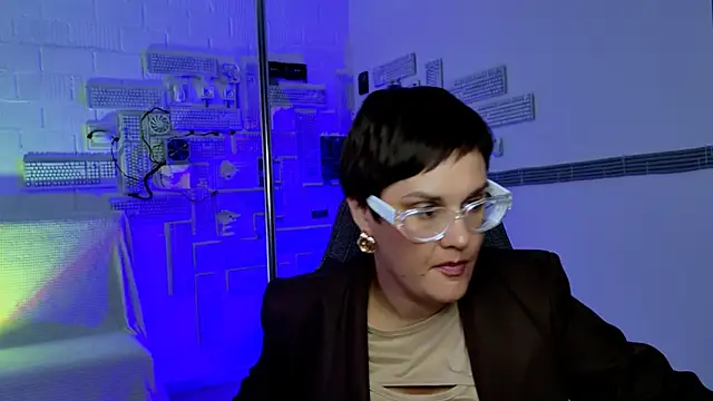 LauraDavidsons online show from September 2025 12:18:02 PM