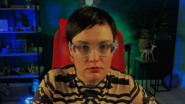 LauraDavidsons online show from December 2025 04:49:01 PM