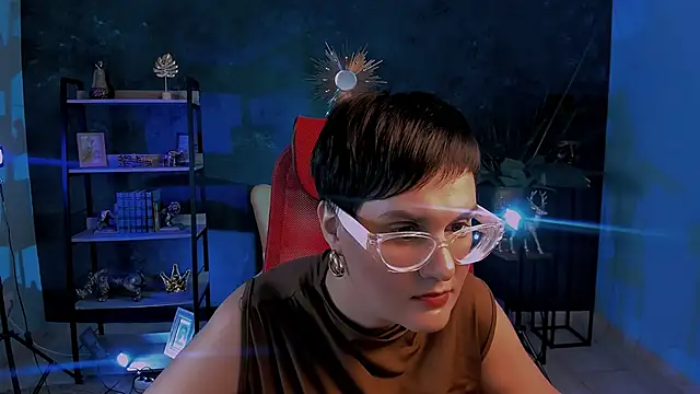 LauraDavidsons online show from November 2025 04:50:02 PM