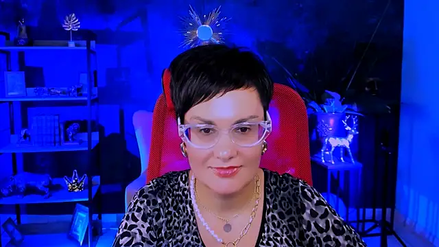 LauraDavidsons online show from November 2025 01:11:02 PM