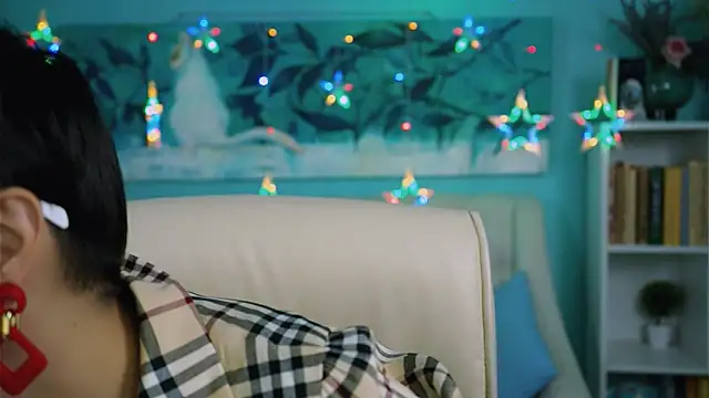 LauraDavidsons online show from November 2025 04:10:01 PM