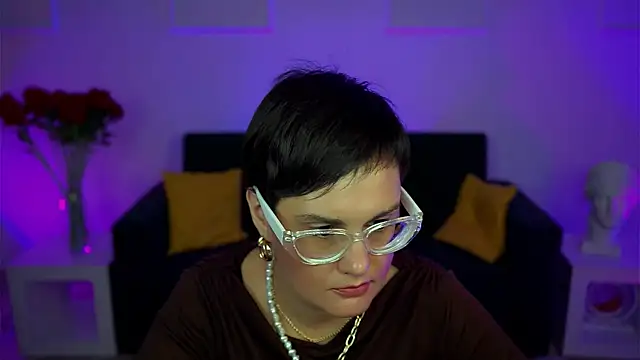 LauraDavidsons online show from November 2025 08:08:01 PM