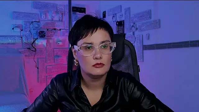 LauraDavidsons online show from November 2025 04:55:02 PM