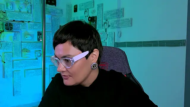 LauraDavidsons online show from September 2025 04:03:02 PM