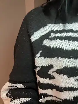 YourLittleDevil online show from December 2025 01:46:01 PM