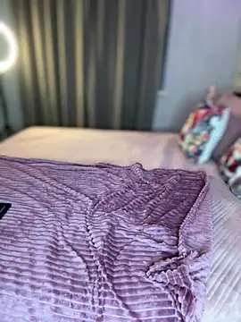 Snapshot of YourLittleDevil chatting on December 2025 01:28:01 PM YourLittleDevil online show from December 2025 01:28:01 PM