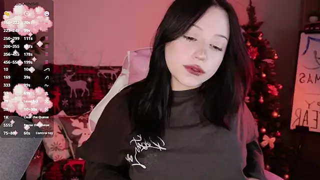 Snapshot of YourLittleDevil chatting on December 2025 01:27:01 PM YourLittleDevil online show from December 2025 01:27:01 PM