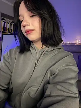 YourLittleDevil online show from April 2026 06:43:02 AM