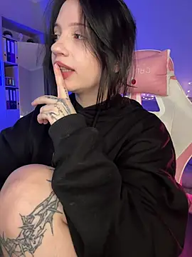 YourLittleDevil online show from April 2026 05:36:02 AM