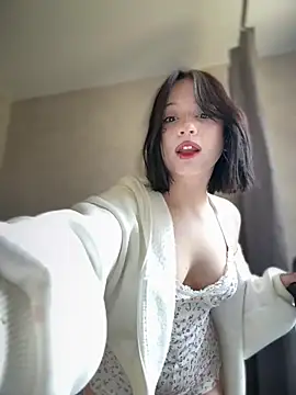YourLittleDevil online show from May 2026 06:33:02 AM