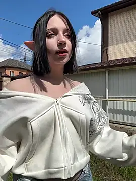 YourLittleDevil online show from May 2026 07:03:01 AM