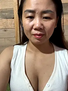 Snapshot of Binjt chatting on October 2025 05:42:01 AM Binjt online show from October 2025 05:42:01 AM