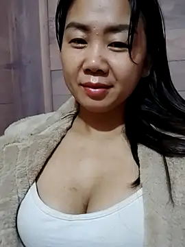 Snapshot of Binjt chatting on October 2025 11:28:01 PM Binjt online show from October 2025 11:28:01 PM