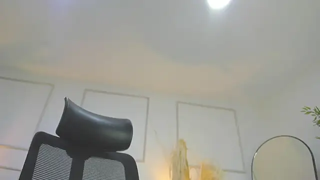 Emilywillis8 online show from October 2025 01:21:01 PM