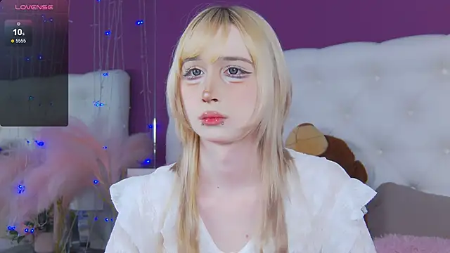 cutetomie online show from April 2026 09:22:01 PM