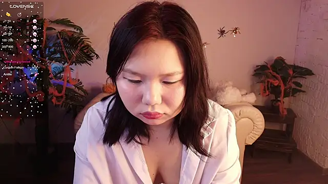 Snapshot of Moana_light chatting on November 2025 02:04:01 AM Moana light online show from November 2025 02:04:01 AM