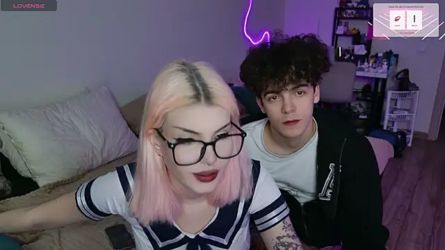 Snapshot of Alice18James chatting on September 2025 01:17:01 PM Alice18James online show from September 2025 01:17:01 PM