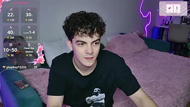 Snapshot of Alice18James chatting on October 2025 05:02:01 PM Alice18James online show from October 2025 05:02:01 PM