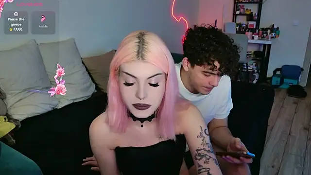 Snapshot of Alice18James chatting on September 2025 06:08:01 PM Alice18James online show from September 2025 06:08:01 PM