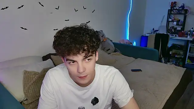 Snapshot of Alice18James chatting on October 2025 02:54:01 AM Alice18James online show from October 2025 02:54:01 AM