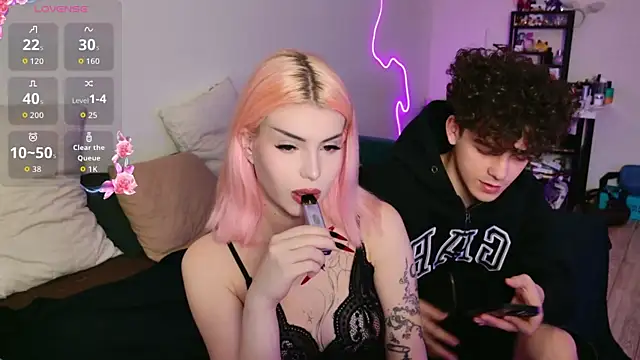 Snapshot of Alice18James chatting on September 2025 06:41:01 PM Alice18James online show from September 2025 06:41:01 PM