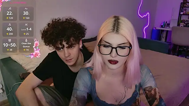 Snapshot of Alice18James chatting on September 2025 05:42:02 PM Alice18James online show from September 2025 05:42:02 PM