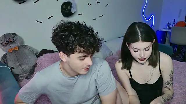 Snapshot of Alice18James chatting on October 2025 06:32:02 PM Alice18James online show from October 2025 06:32:02 PM