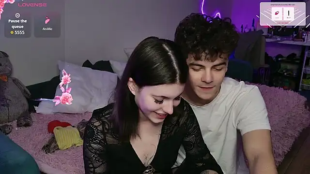 Snapshot of Alice18James chatting on October 2025 07:48:02 PM Alice18James online show from October 2025 07:48:02 PM