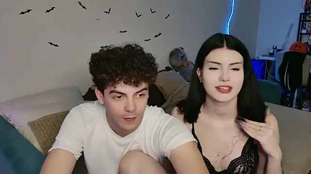 Snapshot of Alice18James chatting on October 2025 12:00:02 AM Alice18James online show from October 2025 12:00:02 AM