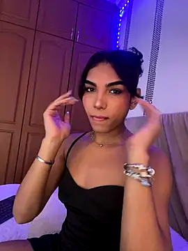 VeronicaSaenzx online show from December 2025 05:51:01 PM