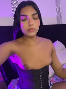 VeronicaSaenzx online show from May 2026 03:29:01 PM