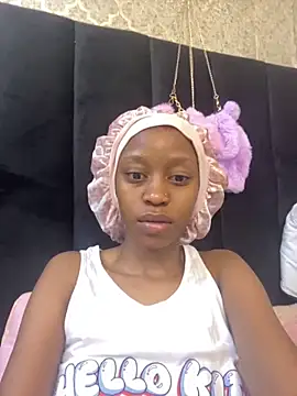 Snapshot of SexyPetitex25 chatting on November 2025 07:46:01 PM SexyPetitex25 online show from November 2025 07:46:01 PM