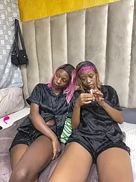 SexyPetitex25 online show from March 2026 07:48:02 PM