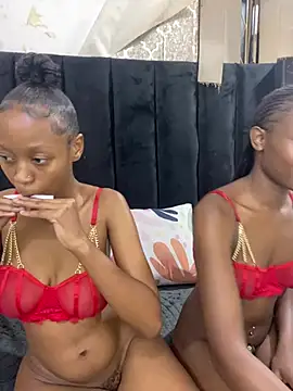 SexyPetitex25 online show from February 2026 08:43:01 PM