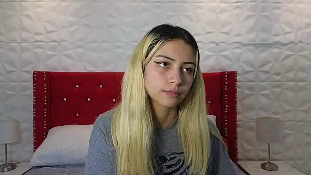 Lucy n pink online show from November 2025 06:08:02 PM