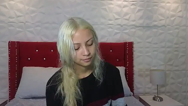 Lucy n pink online show from December 2025 04:38:01 PM