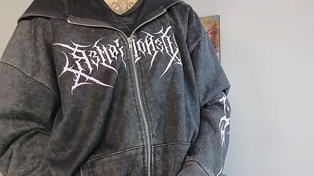 Lucy n pink online show from November 2025 01:55:02 PM