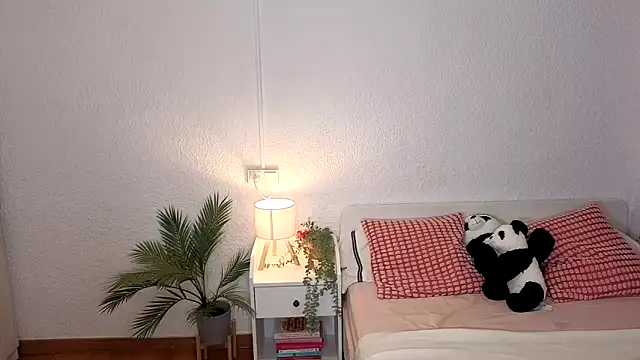 lillypanda online show from October 2025 07:04:01 PM