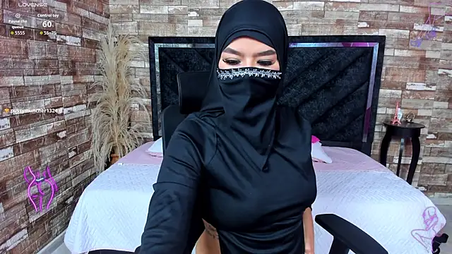 Amal Bakir online show from November 2025 12:44:01 AM