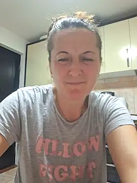 Fluturas2 online show from October 2025 05:48:01 PM