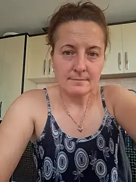 Fluturas2 online show from October 2025 12:28:01 PM