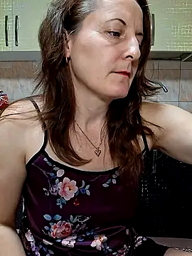 Fluturas2 online show from November 2025 10:13:01 PM