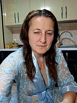 Fluturas2 online show from November 2025 10:46:01 PM