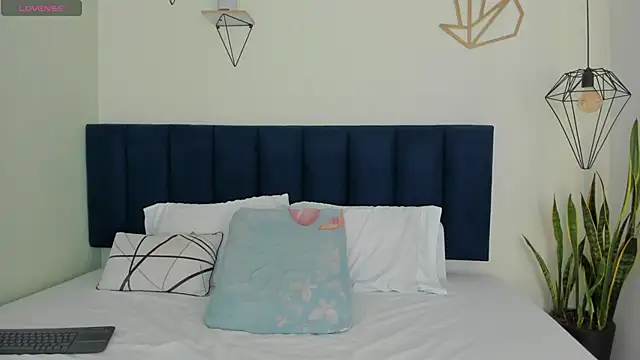 sophieturner mg online show from November 2025 07:06:01 PM