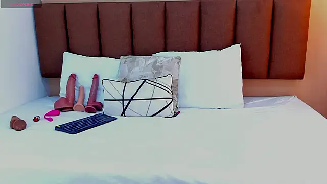 sophieturner mg online show from January 2026 07:34:01 PM