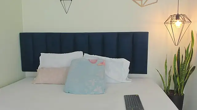 sophieturner mg online show from November 2025 07:25:02 PM