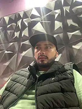 cristopher wallacee online show from October 2025 04:26:02 PM