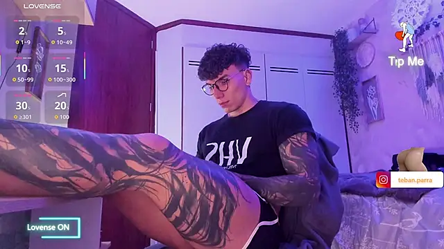 estebandi do online show from November 2025 02:12:02 AM